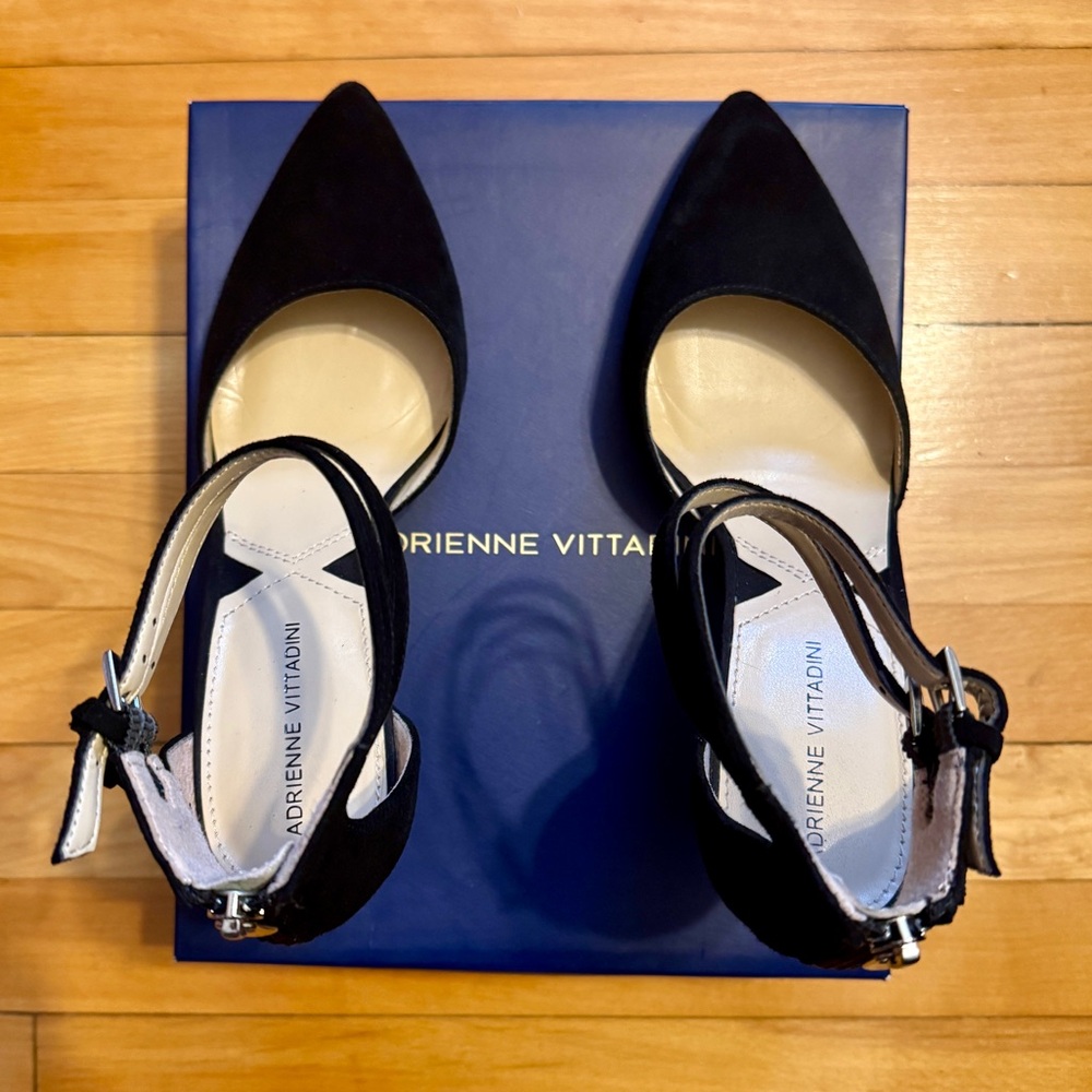 Adrienne Vittadini Women’s Nevi Two Piece Black Suede Pumps - Picture 3 of 11